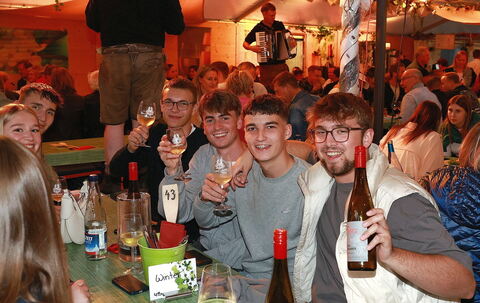 Weinfest_RT_25_Freitagabend_diet_050925_1