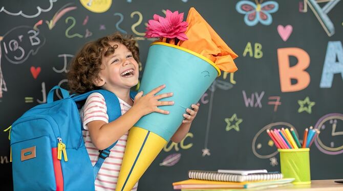 Schulranzen, Schultüte, Materialien. Die Freude ist groß, doch eine Einschulung kann teuer werden.
