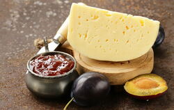 Kleine Löcher im Hartkäse. Niemand hat sie gezählt, doch sie werden seit Jahren weniger.