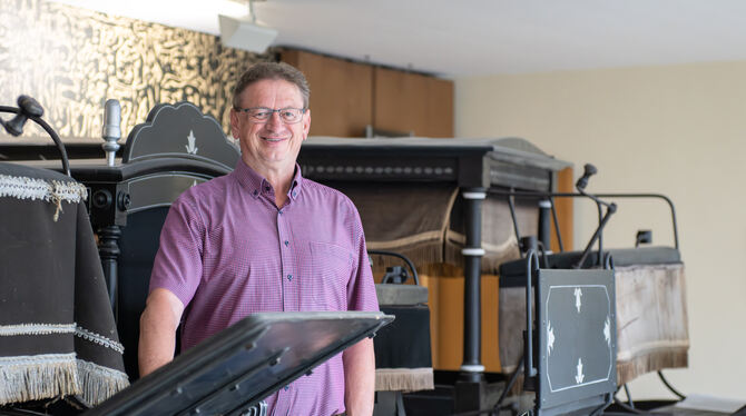 Jürgen Senft Ist seit 1. März dieses Jahres offiziell im Ruhestand, aber noch immer stundenweise fürs Bestattungswesen tätig: der einstige Hü