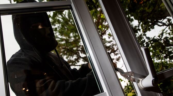 Einbrecher – Symbolbild Einbrecher – Symbolbild