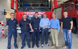 Von links: Der stellvertretende Abteilungskommandant Markus Pflumm, Abteilungskommandant René Wurster, Feuerwehrkommandant Stefa