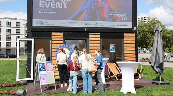 Bürgerpark, IHK, Berufswelt, Ausbildung Im Container auf dem Bürgerpark-Areal können junge Menschen in Berufswelten eintauchen, unter anderem mithilfe von Virtual-Reali