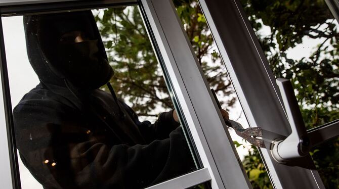 Einbrecher – Symbolbild Einbrecher – Symbolbild