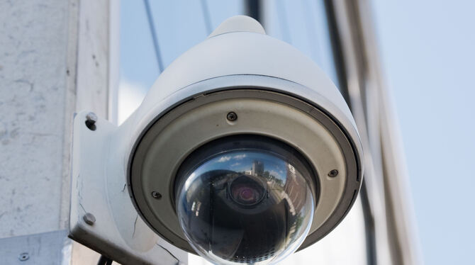 nsb, lni, CDU, Updateme, Innere Sicherheit, Kriminalität, Parteien Eine Überwachungskamera der Polizei filmt einen öffentlichen Bereich.