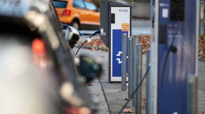 Ladeinfrastruktur für E-Autos Ladeinfrastruktur für E-Autos