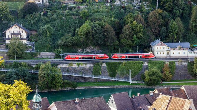 Symbolischer Baustart für Elektrifizierung der Hochrheinbahn Symbolischer Baustart für Elektrifizierung der Hochrheinbahn