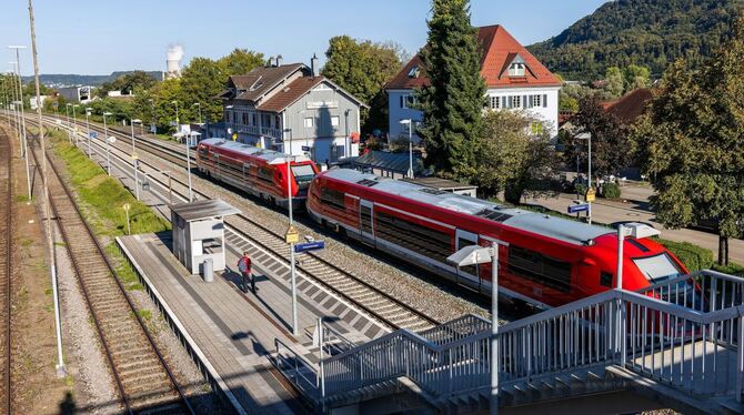 Symbolischer Baustart für Elektrifizierung der Hochrheinbahn Symbolischer Baustart für Elektrifizierung der Hochrheinbahn