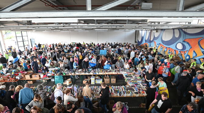 Attraktion: Beim Warentauschtag ist in der Regel sehr viel los. FOTO: ZENKE Attraktion: Beim Warentauschtag ist in der Regel sehr viel los. FOTO: ZENKE