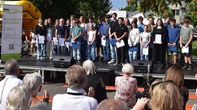 Jugendpreis Bürgerstiftung Mössingen Über vierzig Jugendliche haben von der Mössinger Bürgerstiftung des diesjährigen Jugendpreis für besondere ehrenamtliche Leistun