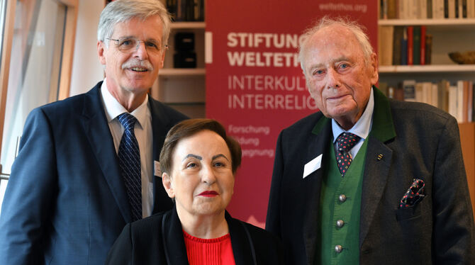 Weltethos Stiftung In drei Jahrzehnten wurde viel erreicht (von links): Der Präsident der Stiftung, Bernd Engler, Friedensnobelpreisträgerin Shirin