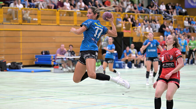 Elena Schäfer traf acht Mal beim souveränen Mössinger Auftakterfolg. FOTO: BAUR Elena Schäfer traf acht Mal beim souveränen Mössinger Auftakterfolg. FOTO: BAUR