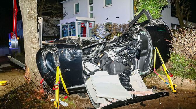 Schwerer Verkehrsunfall in Ludwigsburg - Zwei Tote Schwerer Verkehrsunfall in Ludwigsburg - Zwei Tote