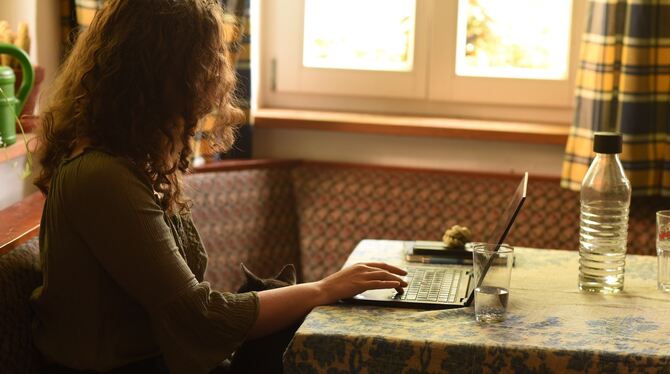 Schwangerschaftsabbruch; Abtreibung; Frauen; Pro Familia Studentin Luzie B. spricht offen über ihre Entscheidung zu einer Abtreibung. Erkannt werden möchte sie aus Angst vor Anfeindunge