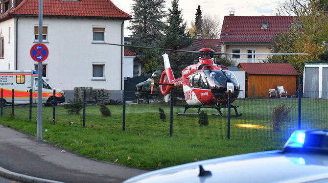 Helikopter, Rettungshubschrauber, Hubschrauber, Einsatz, Garten, Reutlingen Der Rettungshubschrauber »Christoph 41« ist beim Einsatz in einem kleinen Garten in der Reutlinger Kaiserstraße gelandet.