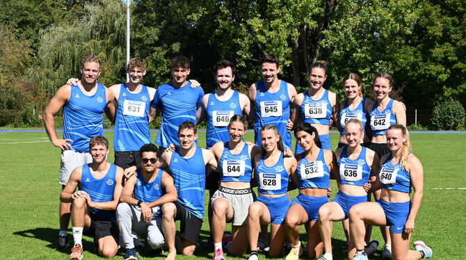 Die Frauen- und Männer-Meister-Teams der TuS Metzingen. Hinten von links: Patrick Euchner, Kristian Hren, Linus Dobberstein, Ben Die Frauen- und Männer-Meister-Teams der TuS Metzingen. Hinten von links: Patrick Euchner, Kristian Hren, Linus Dobberstein, Ben