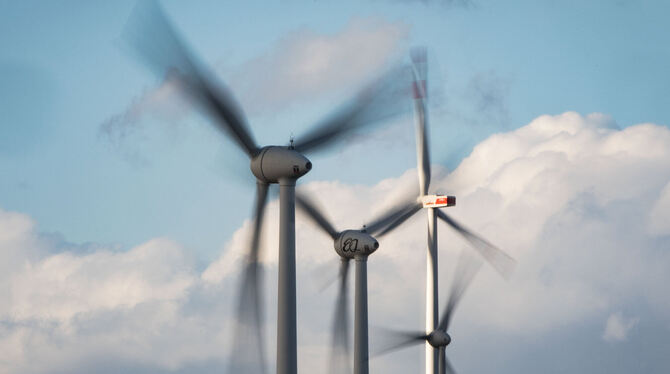 Symbolbild Windkraft Der Regionalverband hat zwei Vorranggebiete für Windkraft auf Trochtelfinger Gemarkung geplant. Das ist dem Gemeinderat zu viel