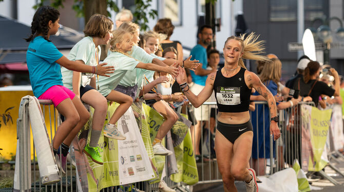 Leah Hanle ist Seriensiegerin bei zahlreichen Volksläufen wie dem Reutlinger Stadtlauf.  FOTO: S CHANZ