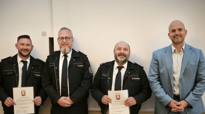 Frank Herrmann (2. von links) ist der Kommandant der Wannweiler Feuerwehr. Auf dem Bild ist mit Bürgermeister Dr. Christian Maje