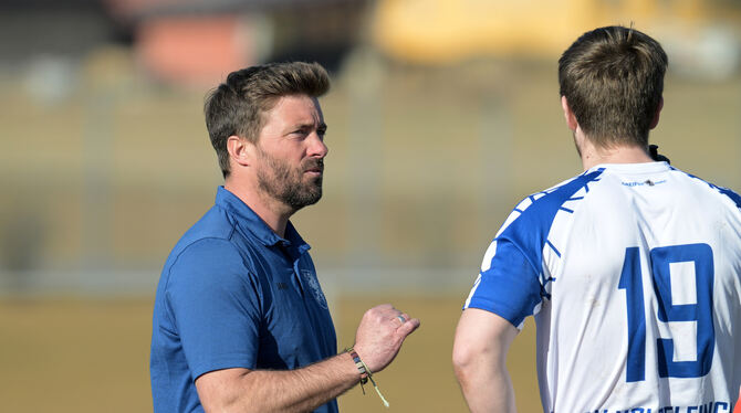 Trainiert seit 2021 den TSV Holzelfingen: Sven Bahnmüller. FOTO: BAUR