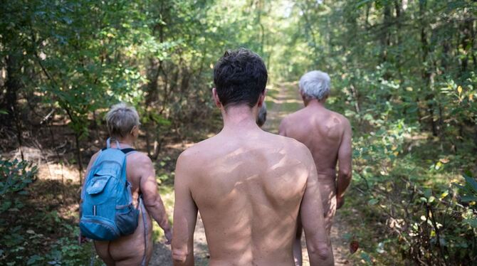 Erster FKK-Wanderweg in Mecklenburg-Vorpommern Erster FKK-Wanderweg in Mecklenburg-Vorpommern