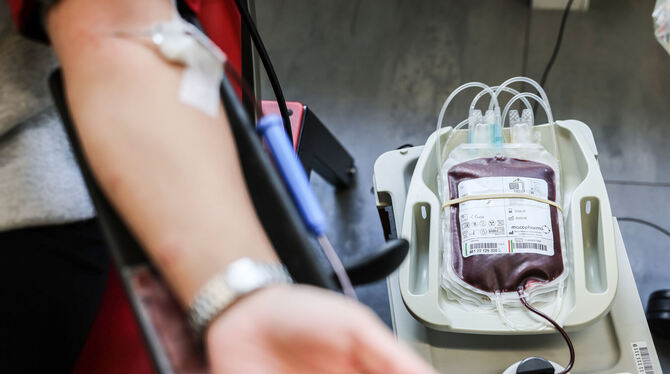 Durch Blutspenden generiert der Verein Einkommen.