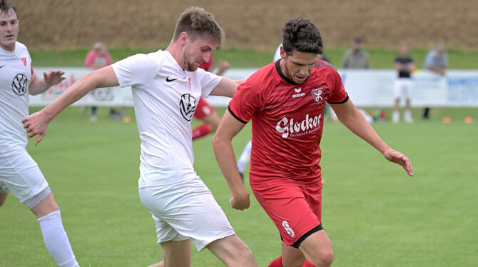 Lautertals Spielertrainer Pascal Maier ist nach drei Punkten zufrieden.  FOTO: BAUR