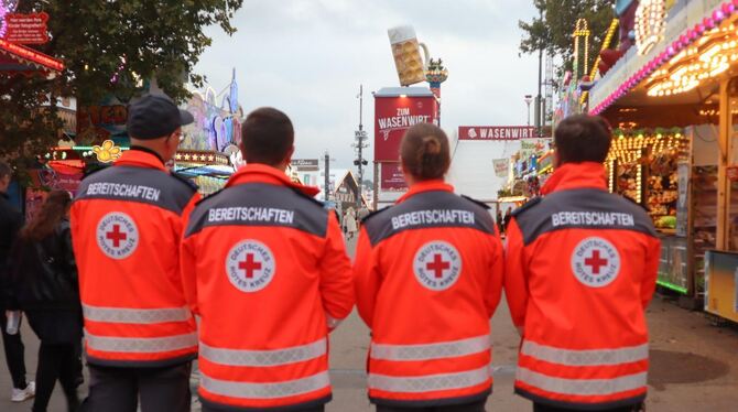 Wasen DRK Die Rettungssanitäter der DRK-Wasenwache sind allzeit bereit. Sie alle bringen Knowhow mit. Wer mitarbeiten möchte, braucht mind