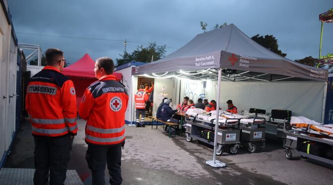 Wasen Die Neckarwache, auf dessen Seite sie sich befindet, gehört ebenfalls zum Deutschen Roten Kreuz und ist auf dem Wasengelände noc