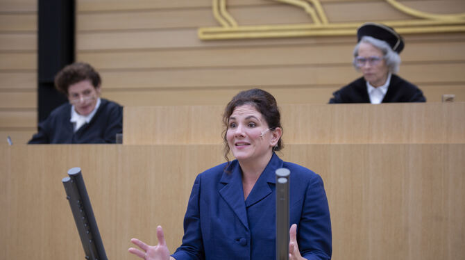 Josephine Köhler verzweifelt als Zeugin im Frankfurter Auschwitz-Prozess an der selbstgefälligen Uneinsichtigkeit der Angeklagte