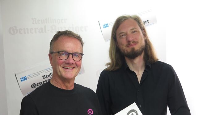 LTT-Intendant Thorsten Weckherlin (links) und der Chefdramaturg des Theaters, Adrian Herrmann, in der GEA-Redaktion.