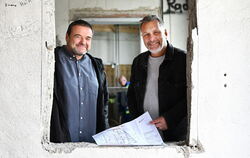 Jörg Launer (rechts), der Vorsitzende des Fördervereins Kulturwache, und der ehemalige Bezirksbürgermeister Frank Zeeb, Kassier