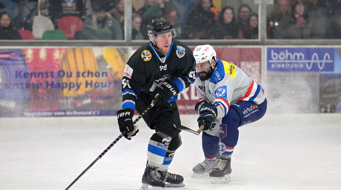 BW Liga, Baden-Wuerttemberg Liga, EBW, Eishockey, Maenner, Saison 2024/25 Top-Scorer Marek Rubner (links) bleibt bei den Black Eagles und ist Teil einer starken Offensive.