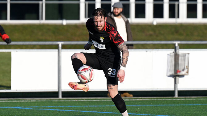 wfv / Fussball / Maenner / Testspiel /Vorbeiretung / Saison 2023/2024 Moritz Kuhn (hier im Trikot der TSG Balingen) wird nun auch für den SSV Reutlingen auf dem Platz stehen.