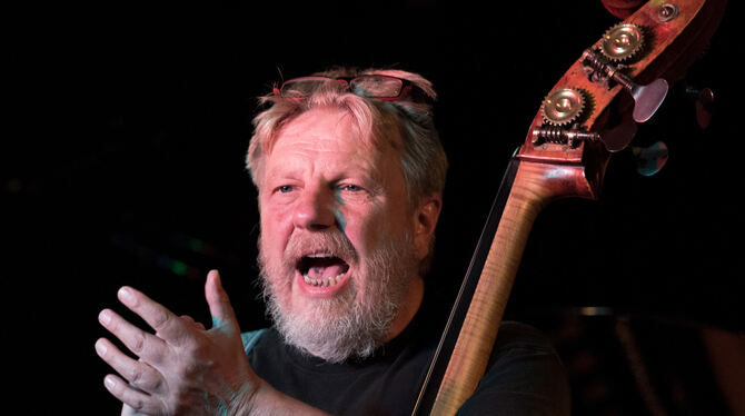 Tobias Festl, Jazz, Jamsession, Pappelgarten, 2.7.2020 Tobias Festl ist bei den BassBar Live Acts im Pappelgarten in Reutlingen zu hören.