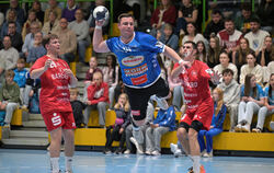 Erzielt in Horkheim elf Tore für den VfL Pfullingen: Niklas Roth (mit Ball).