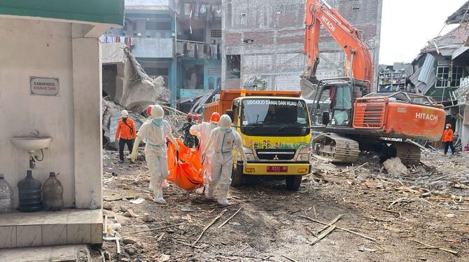 Schuleinsturz in Indonesien Schuleinsturz in Indonesien