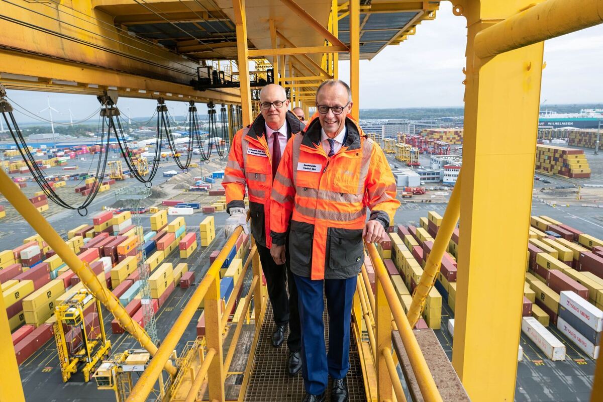 Bundeskanzler Merz zum Antrittsbesuch in Bremerhaven Bundeskanzler Merz zum Antrittsbesuch in Bremerhaven