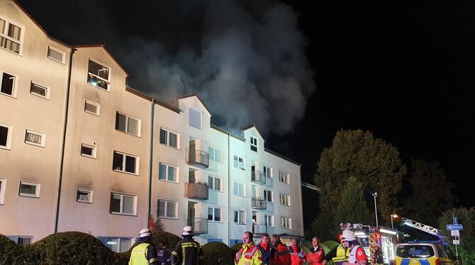 Feuer, Einsatz, Tübingen, Mann gestorben Nach dem Feuer in der Memminger Straße in Tübingen-Derendingen ist ein dabei schwerverletzter Mann gestorben.