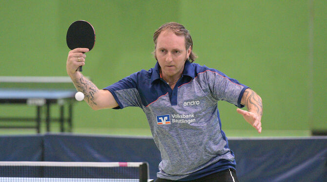 Startet mit 4:0 Einzelsiegen in die Saison: Jürgen Schankula vom Landesklassen-Aufsteiger TSV Gomaringen. FOTO: BAUR Startet mit 4:0 Einzelsiegen in die Saison: Jürgen Schankula vom Landesklassen-Aufsteiger TSV Gomaringen. FOTO: BAUR