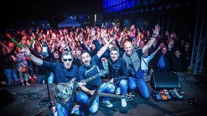 Szene Aktuell The Bloody Chickenheads rocken am Sonntagmittag den Pappelgarten.