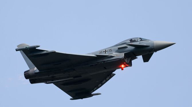 Eurofighter bei Übungsflug am Luftwaffenstützpunkt Nörvenich