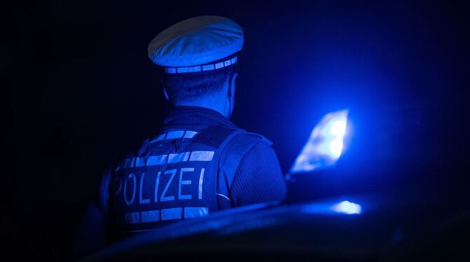 Polizei - Symbolbild Polizei - Symbolbild