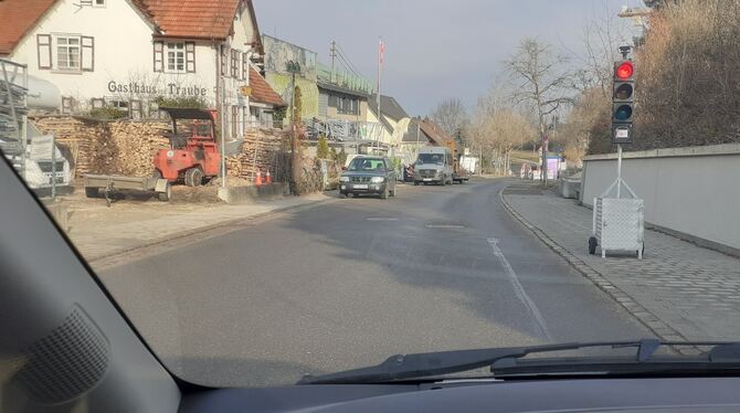 Ortsdurchfahrt Glems Ampeln Baustelle Auf der Glemser Ortsdurchfahrt soll nach den Empfehlungen der Lärmschutz-Gutachter bald nur noch Tempo 40 gefahren werden dürfen