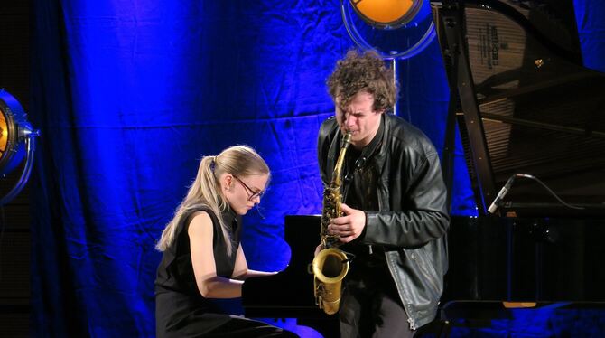 Zwischen Tonkontrolle und Ekstase: Johanna Summer und Jakob Manz in Sirchingen.