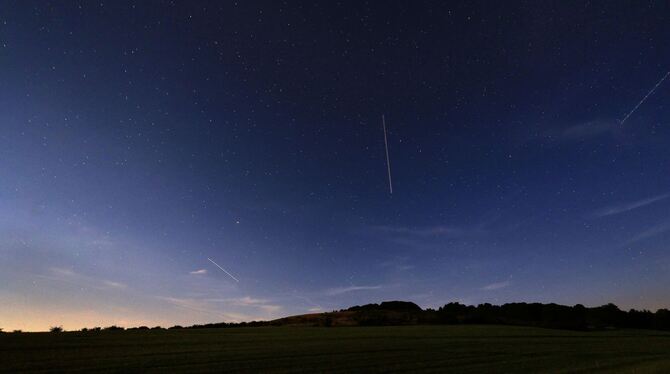 Kometen »Swan« und »Lemmon« am Nachthimmel zu sehen Kometen »Swan« und »Lemmon« am Nachthimmel zu sehen