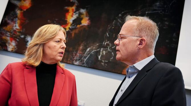 Fraktionssitzungen zu Ergebnissen des Koalitionsausschusses Fraktionssitzungen zu Ergebnissen des Koalitionsausschusses