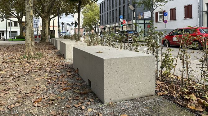 Betonklötze Albtorplatz Die Betonklötze auf dem Albtorplatz sollen vor Anschlägen schützen.