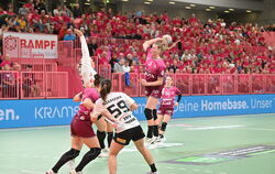 Zuletzt hatte die TuS Metzingen - im Bild Naina Klein beim Wurf -  vor vier Wochen ein Spiel in Tübingen.  Als Nachholtermin der