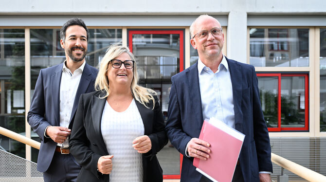 Sprachen mit dem GEA über das 50-jährige Bestehen der Reutlinger Kanzlei Voelker & Partner (von links): Stefan Seyfarth, Managin